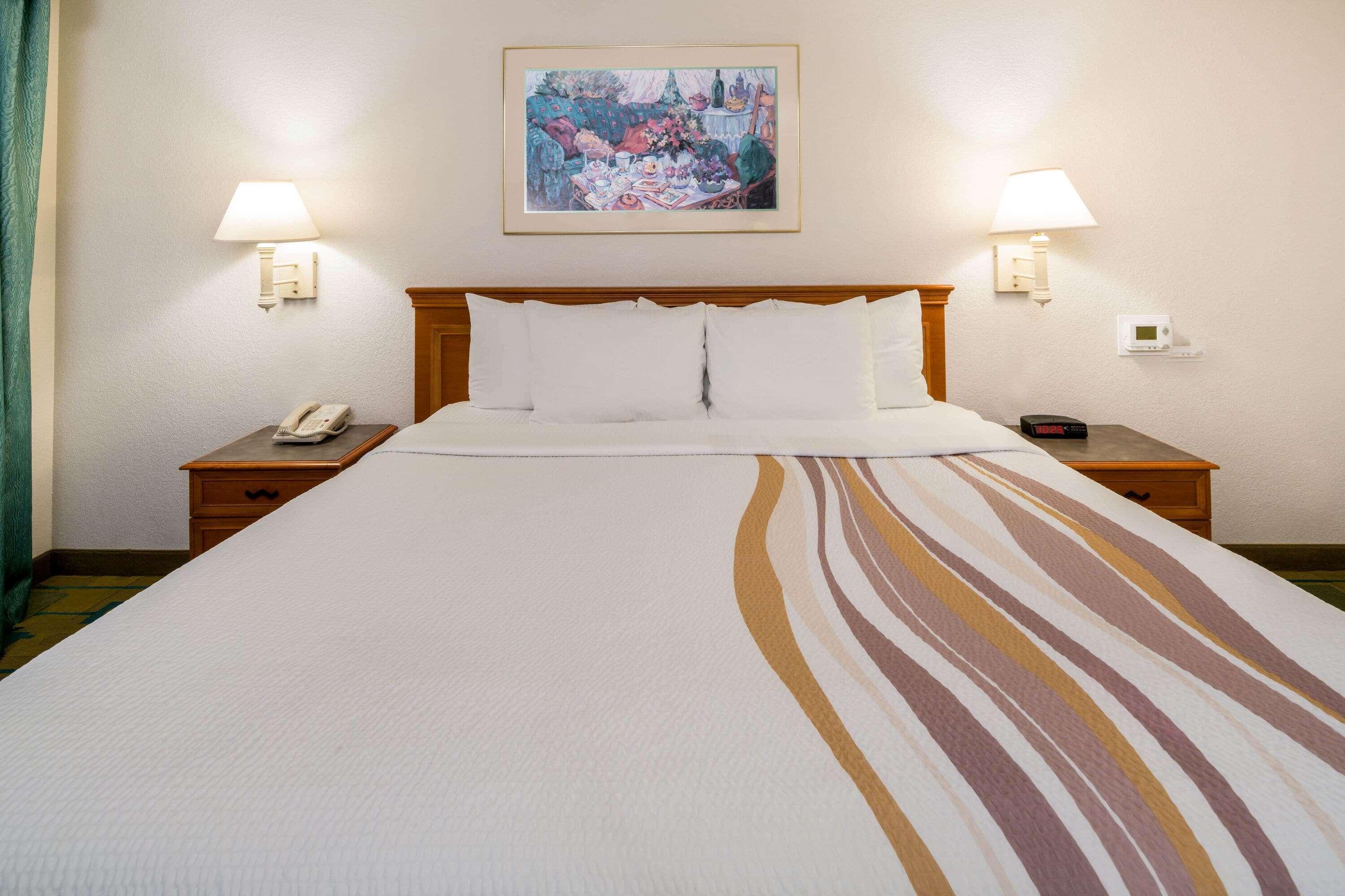 Days Inn By Wyndham San Diego Віста Екстер'єр фото