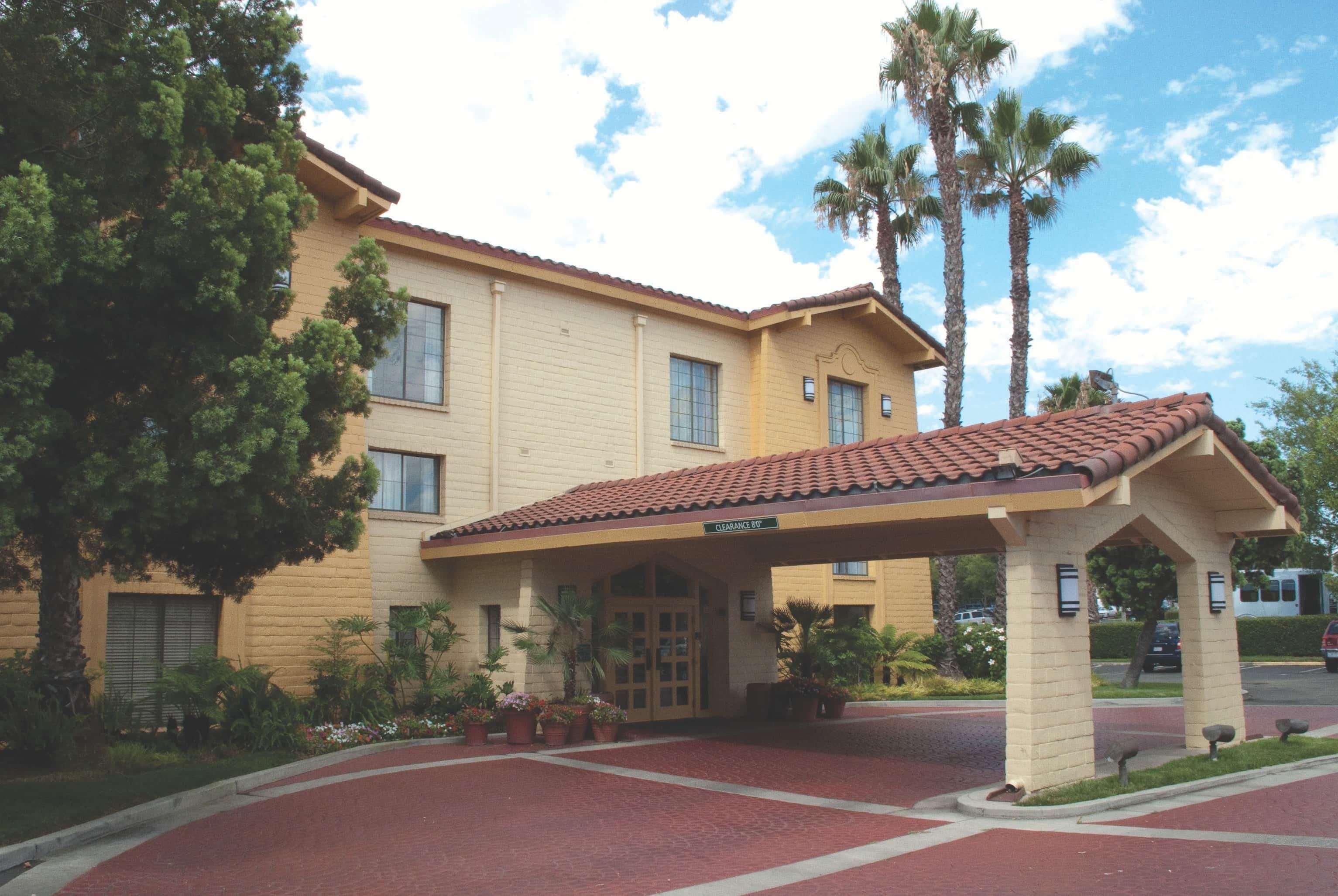 Days Inn By Wyndham San Diego Віста Екстер'єр фото