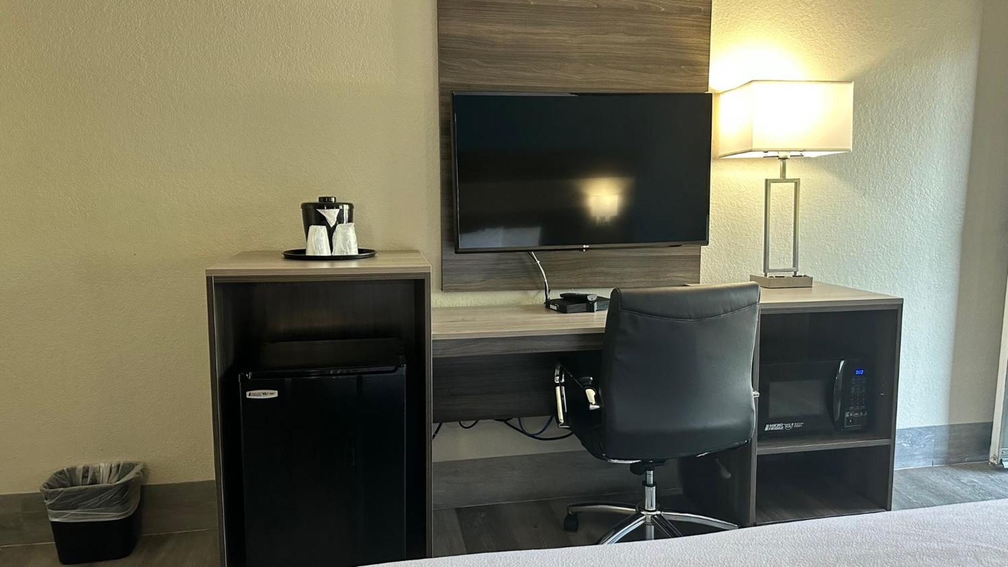 Days Inn By Wyndham San Diego Віста Екстер'єр фото