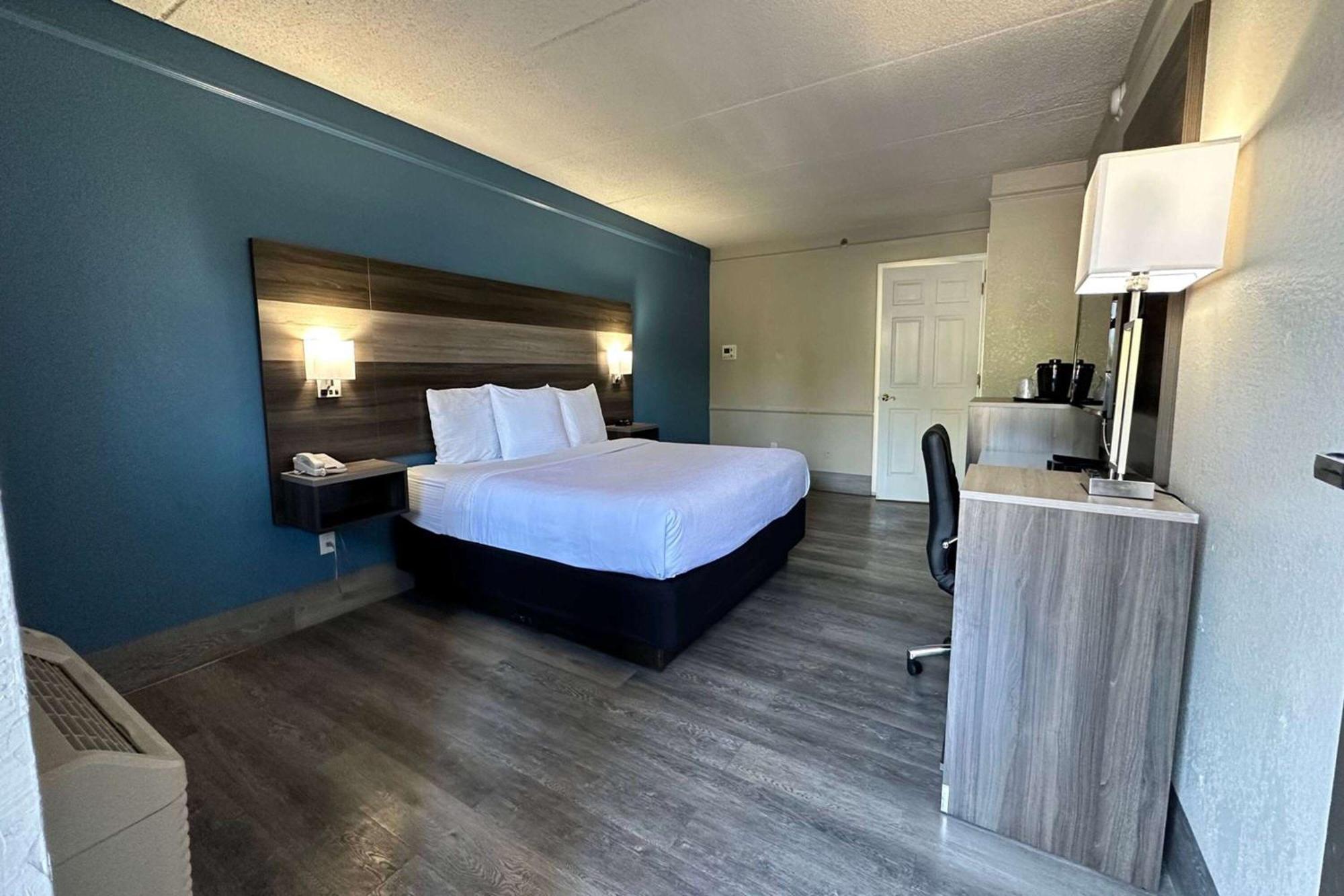 Days Inn By Wyndham San Diego Віста Екстер'єр фото